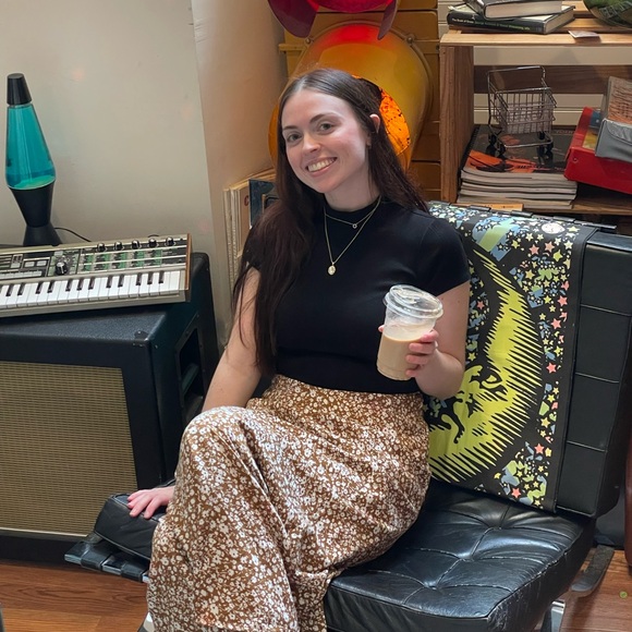 Meet your Posher, Kailey - Picture 2 of 6